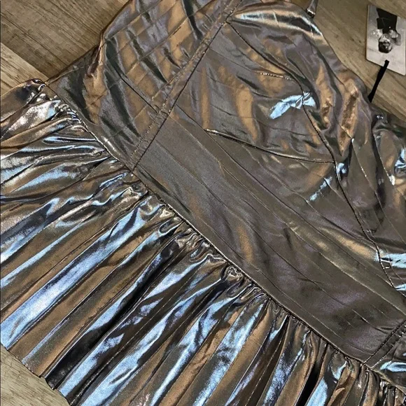 💜 Silver Sleeveless Bustier Peplum Camisole - Picture 2 of 2